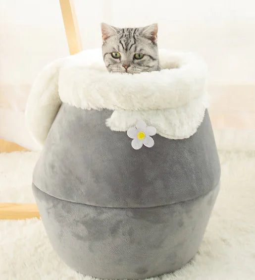 Thick Winter Cat House, Enclosed Cat Sleeping Bag